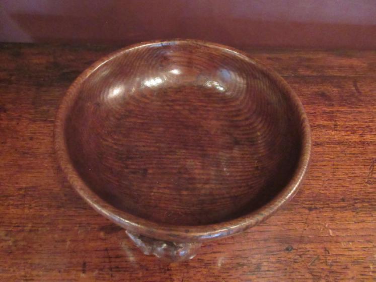 Early Mouseman Adzed Oak Fruit Bowl - Image 3