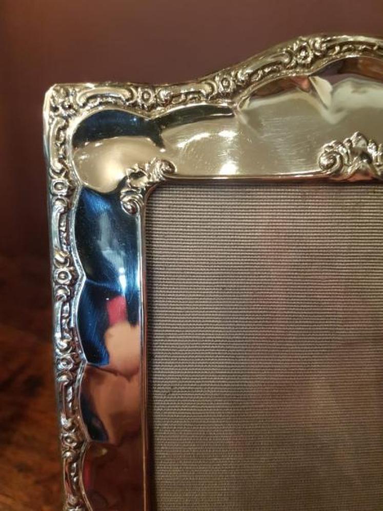 George V Decorative Silver Photo Frame - Image 2