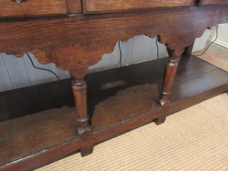 Superb George II Period Open Pot Board Dresser - Image 3