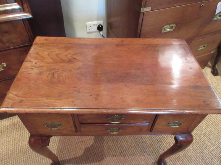 George II Period Elm Low Boy.c.1740 - Image 2
