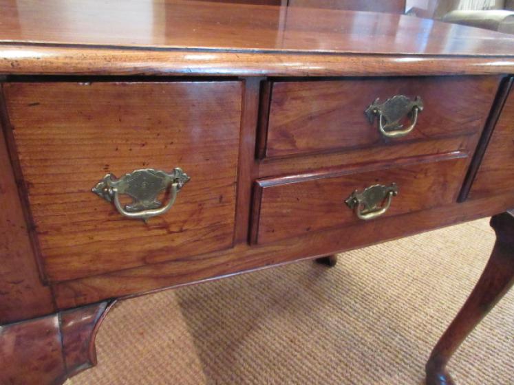 George II Period Elm Low Boy.c.1740 - Image 3