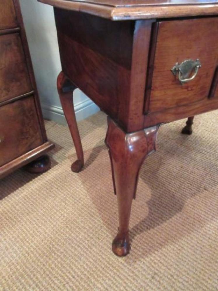 George II Period Elm Low Boy.c.1740 - Image 4