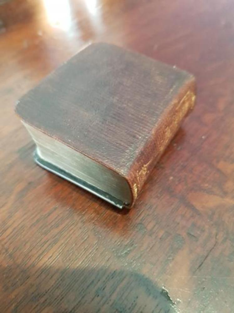 Edwardian Silver Miniature Book 'Poetical Works of Alfred Lord Tennyson' - Image 4