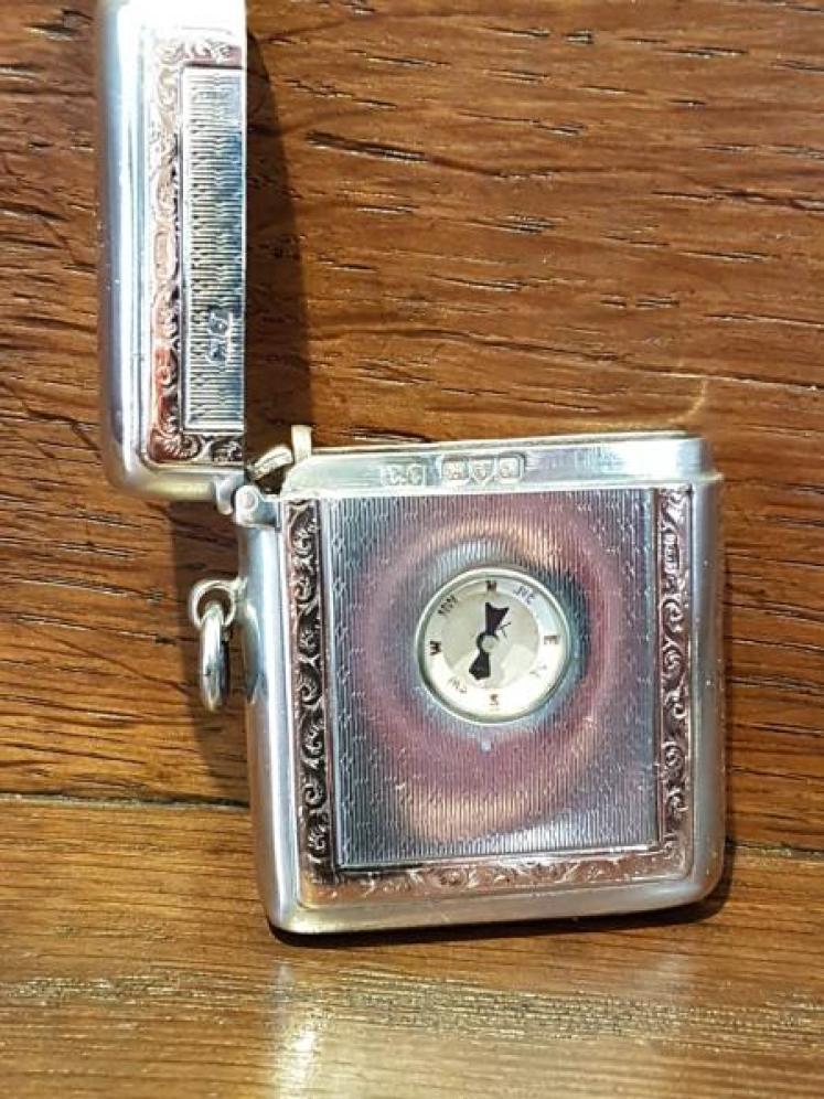 Chester Silver and Gold Inlaid Vesta Case - Image 2