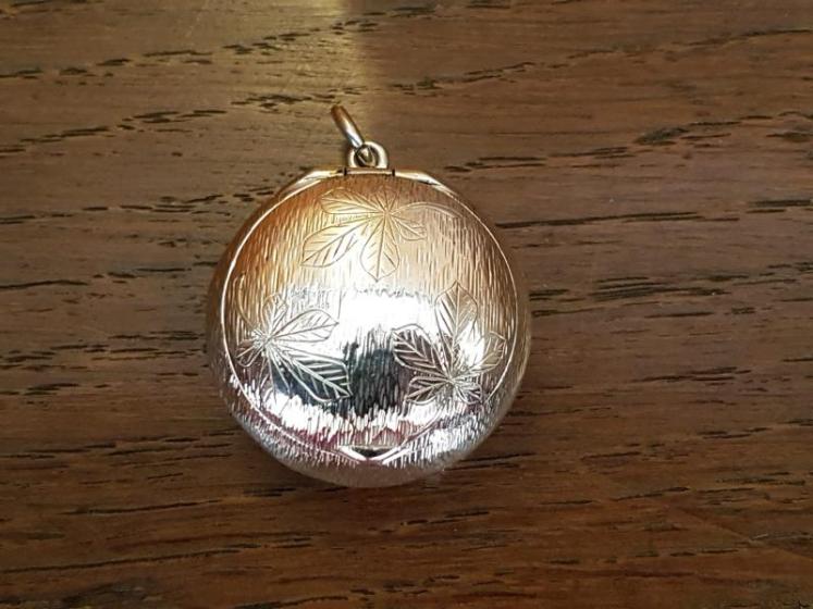 Victorian Engraved Silver Snuff - Image 1