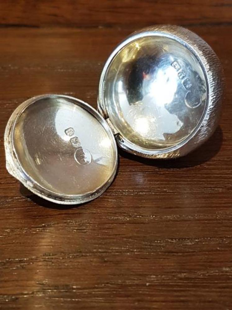 Victorian Engraved Silver Snuff - Image 4