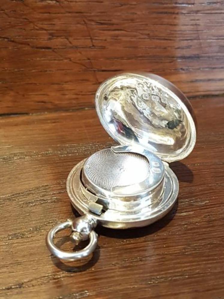 Engraved George V Silver Sovereign Case - Image 3