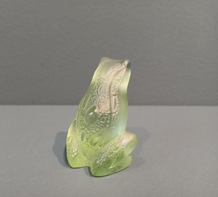 Lalique Light Green Opalescent Frog - Image 2