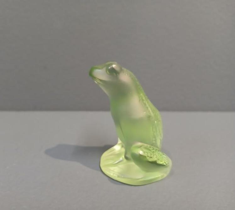 Lalique Light Green Opalescent Frog - Image 3