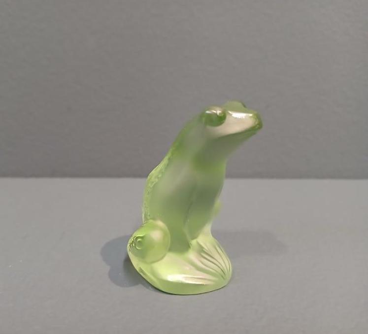 Lalique Light Green Opalescent Frog - Image 5
