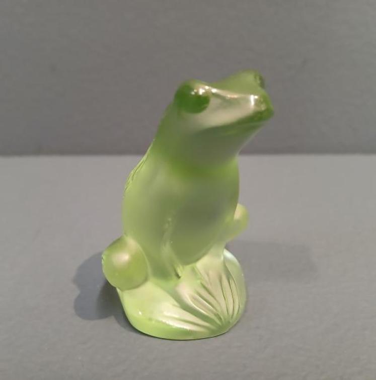 Lalique Light Green Opalescent Frog - Image 7