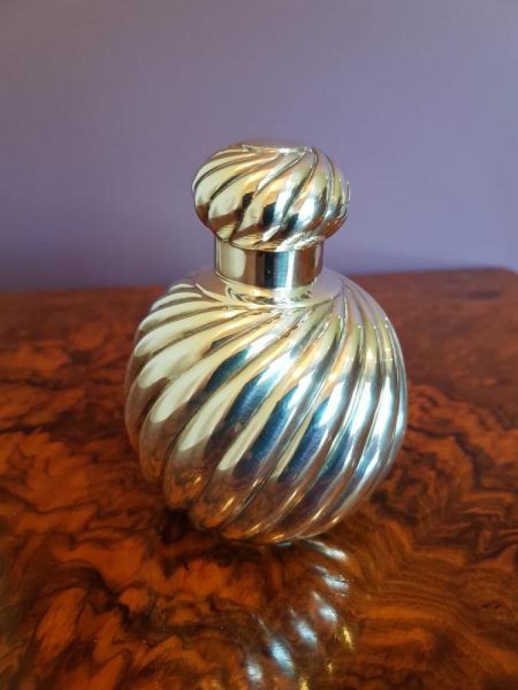Victorian Silver Scent Bottle - Image 1