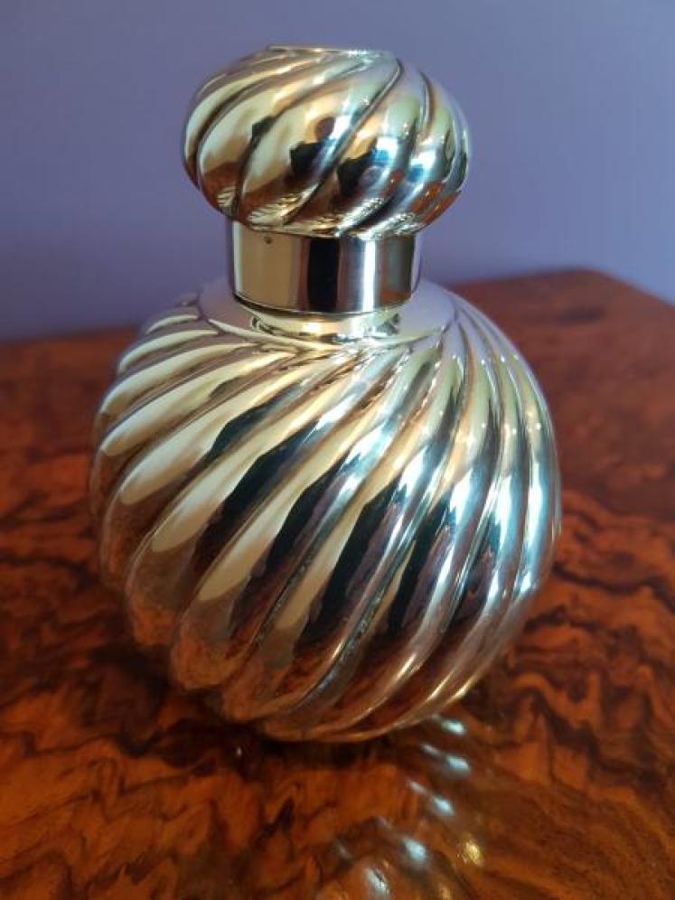 Victorian Silver Scent Bottle - Image 5