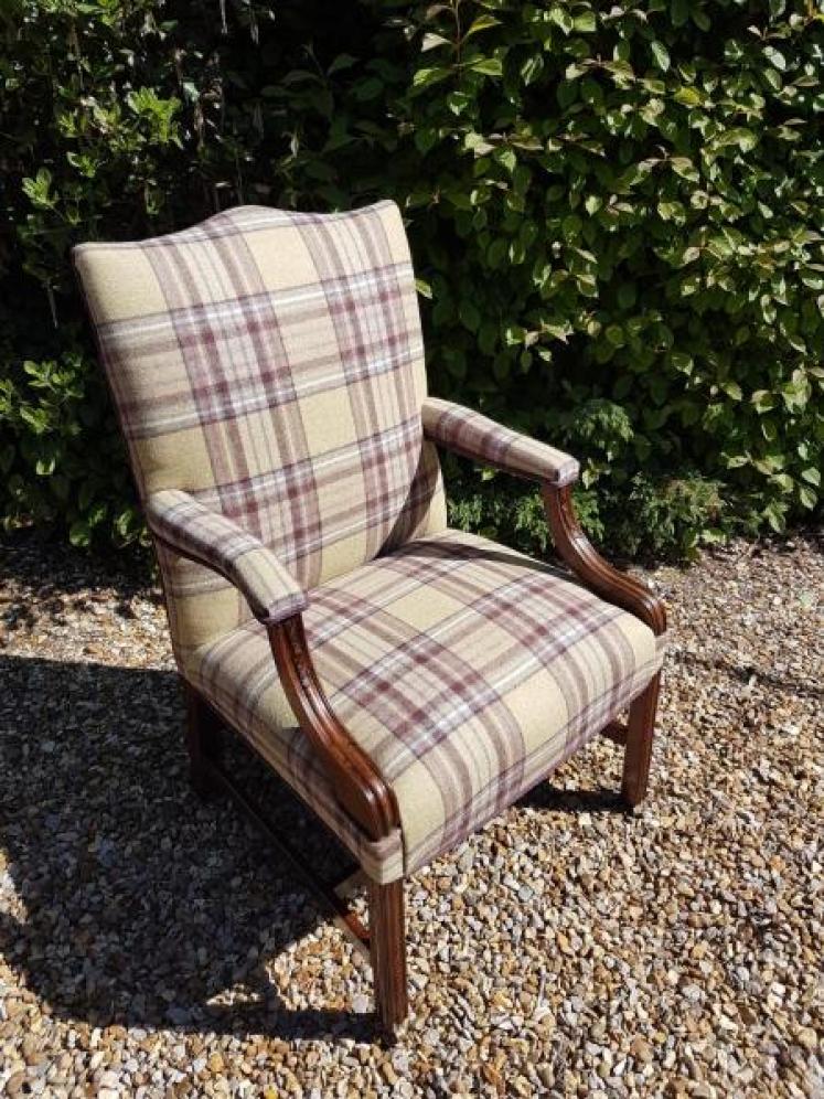 Superb George III Mahogany Gainsborough Chair  - Image 2