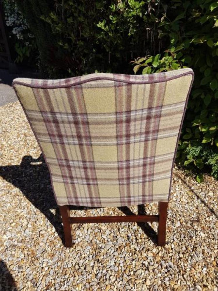 Superb George III Mahogany Gainsborough Chair  - Image 3