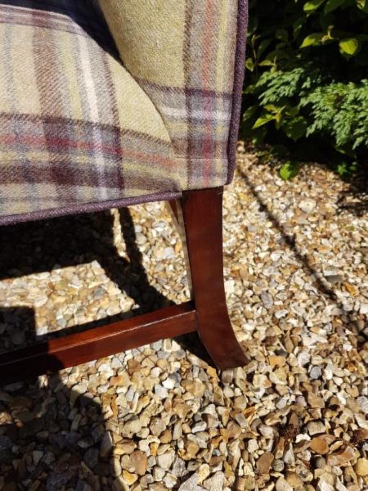 Superb George III Mahogany Gainsborough Chair  - Image 5