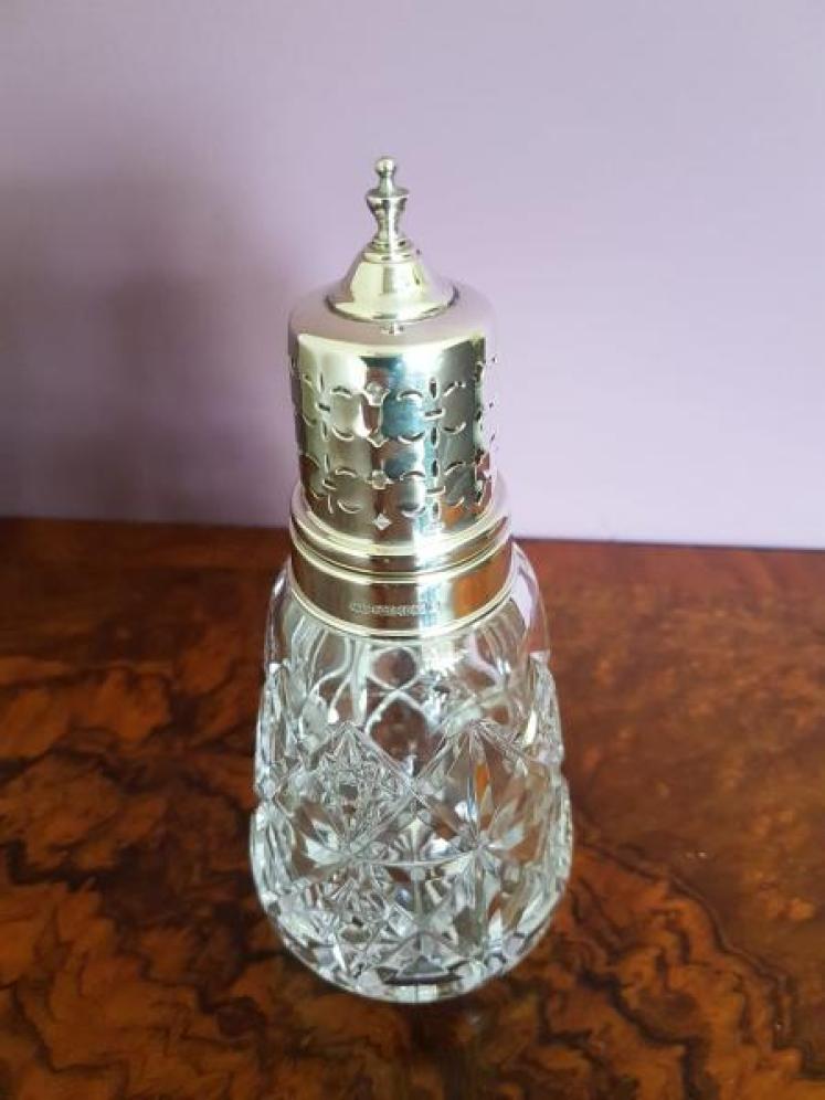 Quality Fretted Silver Top Cut Crystal Sugar Castor - Image 5