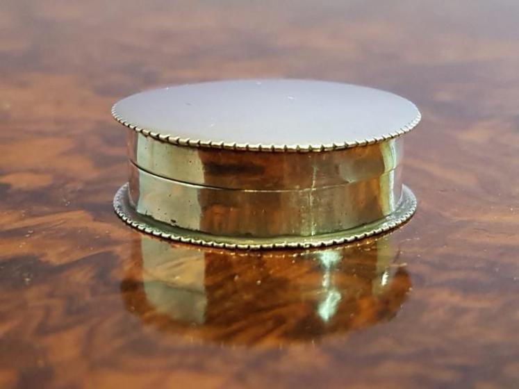 Antique Victorian Silver Pill Box - Image 1