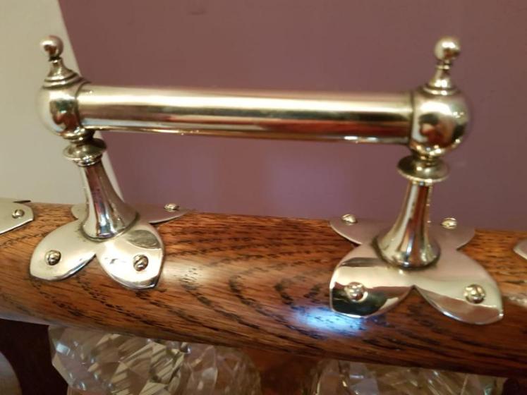 Top Quality Mid Victorian Antique Two Bottle Tantalus - Image 4