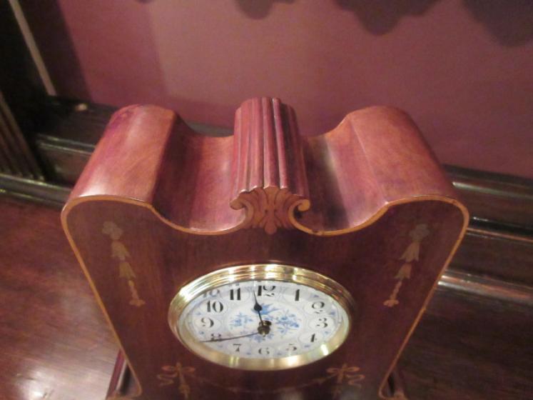 Art Nouveau Period Inlaid Shaped Top Mantel Clock - Image 4