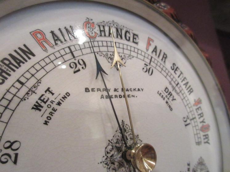 Mid Victorian Polished Oak Aberdeen Ship's Barometer - Image 5