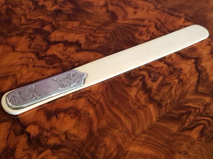 High Quality Victorian Antique Silver Mounted Page Turner - Image 1