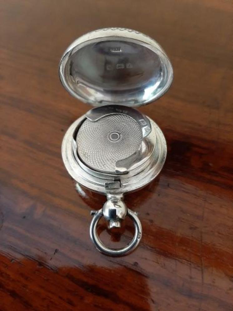 George V Antique Silver Engraved Sovereign Case - Image 2