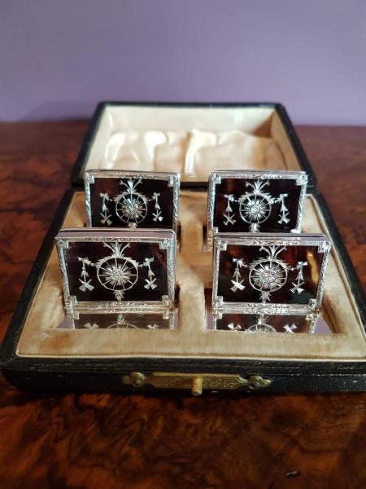 Set Of 4 Silver and Tortoise Shell Menu Holders - Image 1