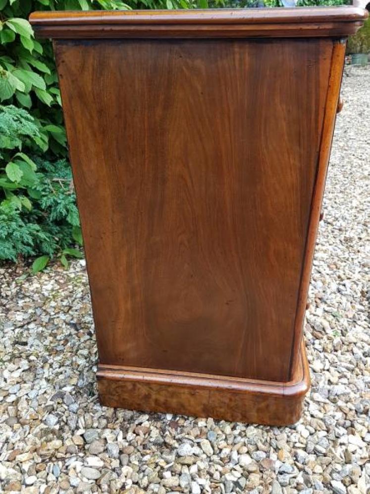 Pair of Top Quality Victorian Burr Walnut Bedside Chests - Image 2