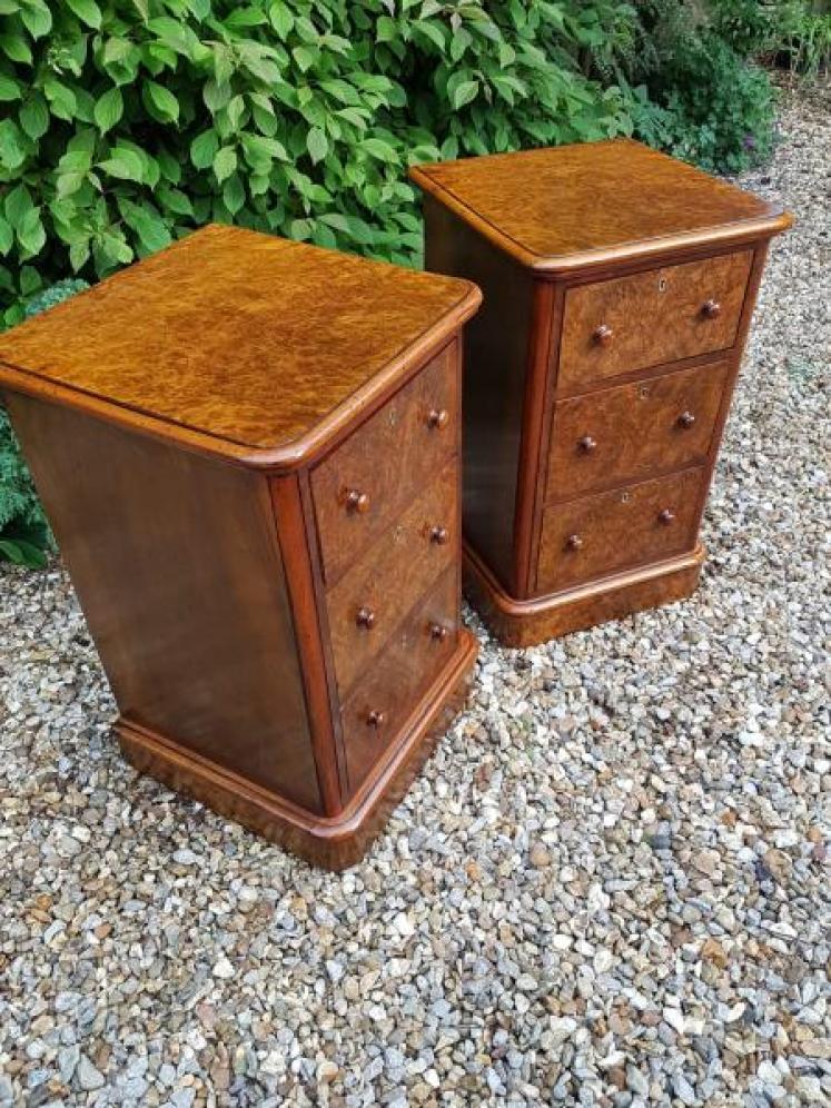Pair of Top Quality Victorian Burr Walnut Bedside Chests - Image 4