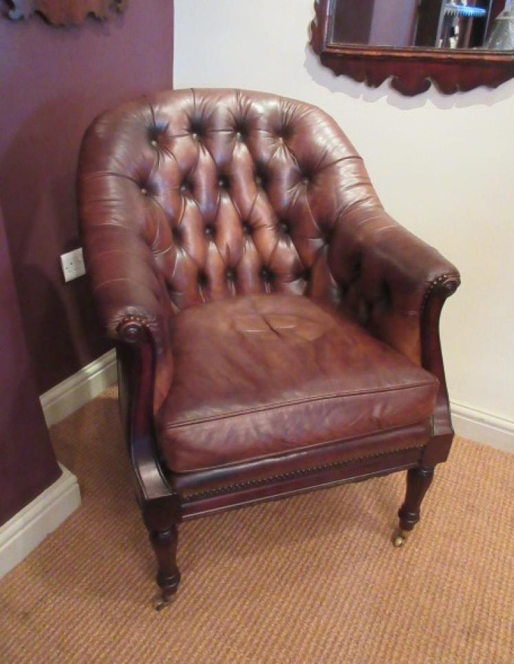 1930's Leather Buttoned Back Armchair - Image 1