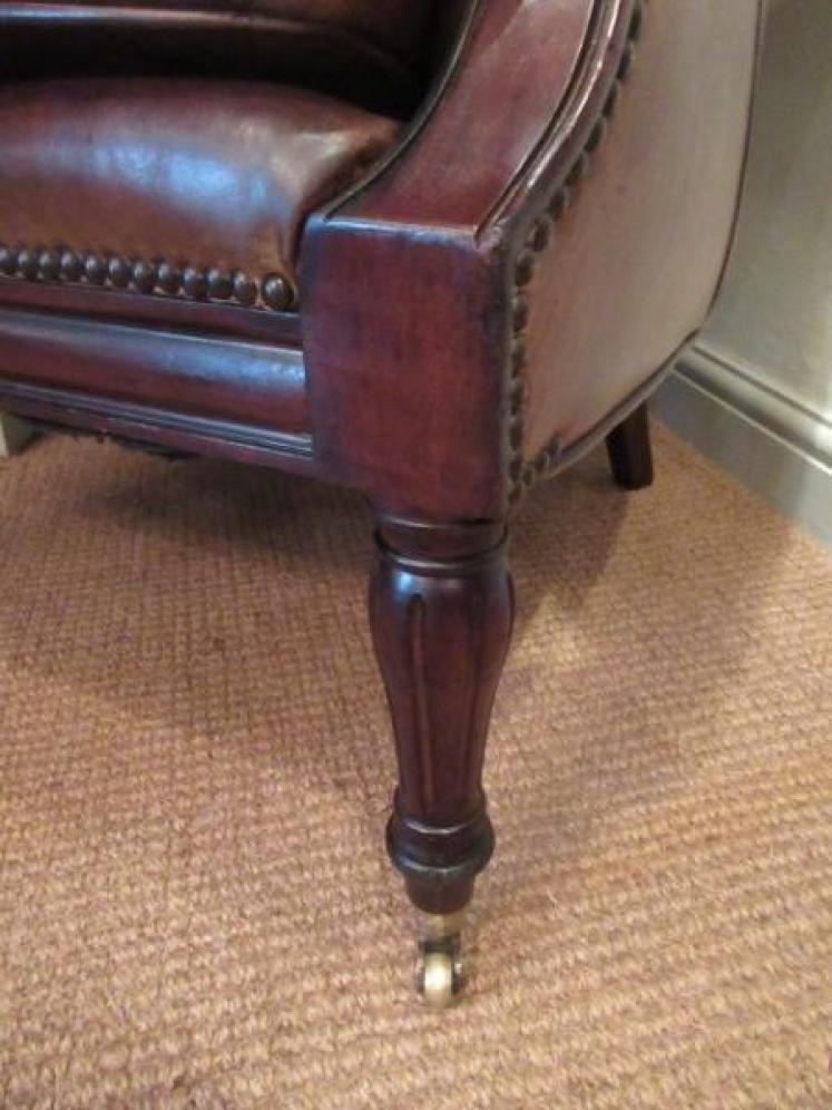 1930's Leather Buttoned Back Armchair - Image 3