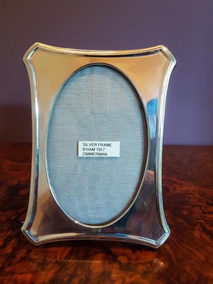 George V Antique Silver Shaped Photo Frame - Image 1