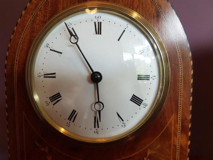 Top Quality Edwardian Inlaid Mahogany Lancet Top Mantel Clock - Image 2