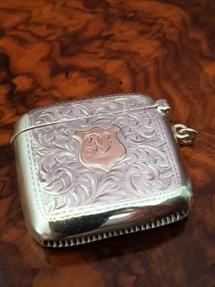 George V Silver and Gold Vesta Case - Image 1