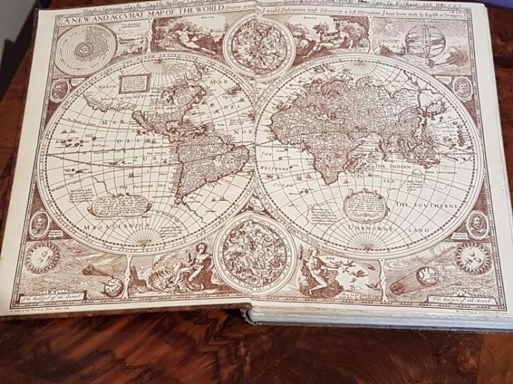 1930's Philips Desktop British Empire Globe And Atlas On Oak Stand - Image 5