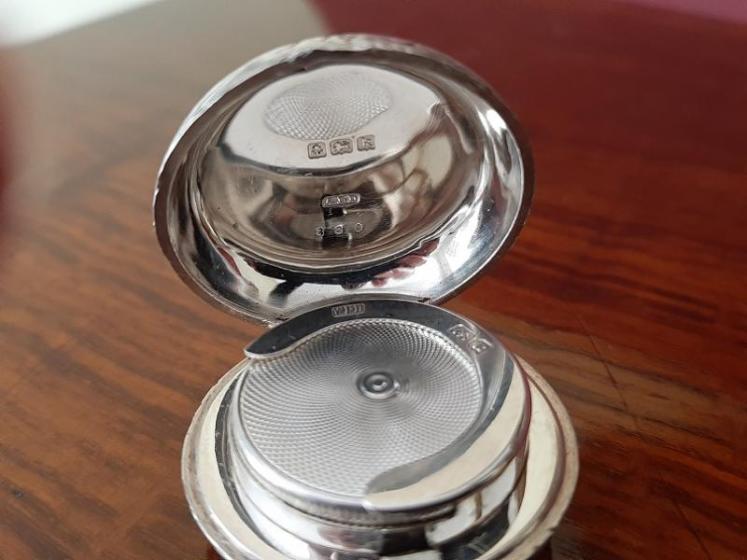 Edwardian Antique Silver Engraved Sovereign Case - Image 2