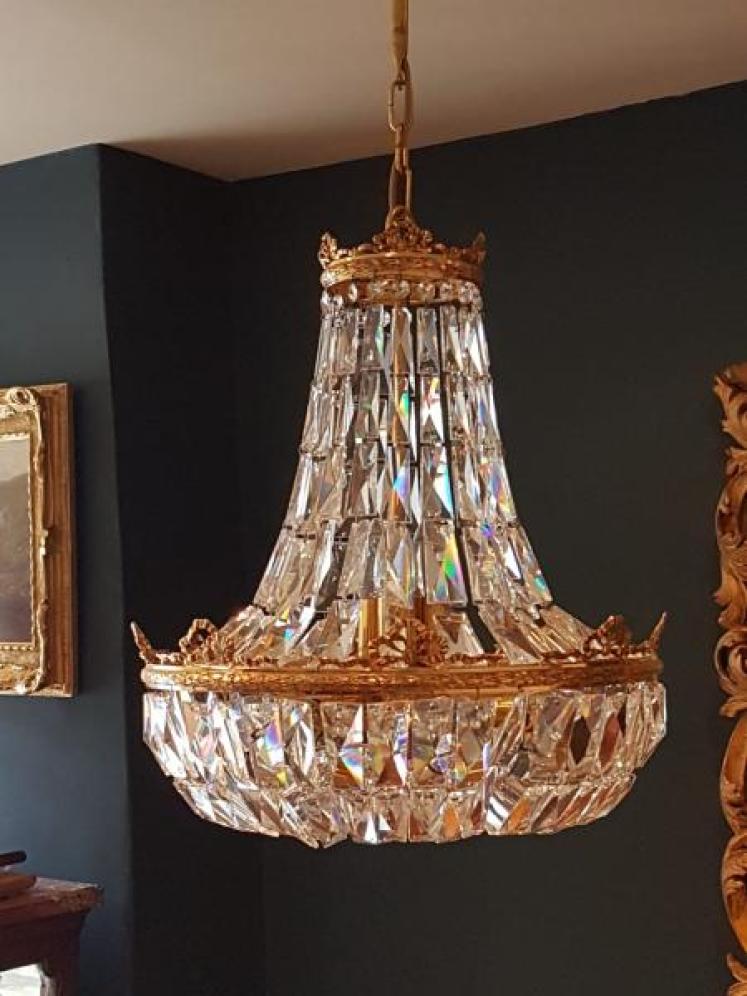 Superb Edwardian Cut Crystal and Gilt Bronze Chandelier  - Image 1