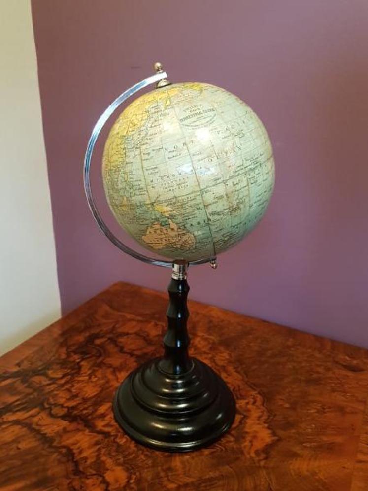 1930's Phillips paper mache 6" Globe - Image 1