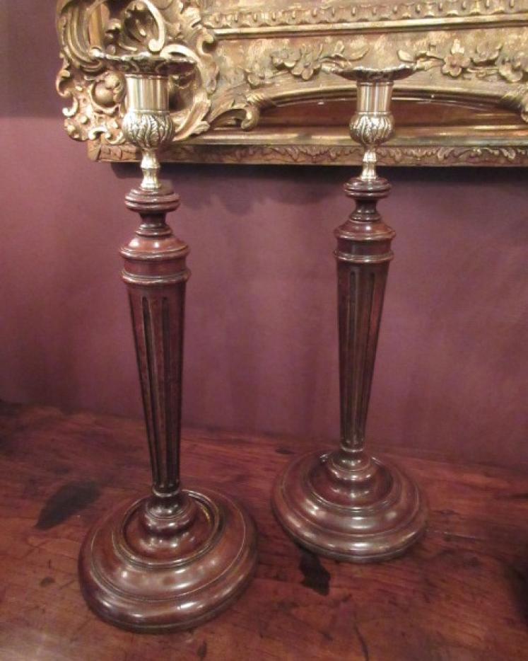 Fine Pair of George III Antique Mahogany Candlesticks - Image 1