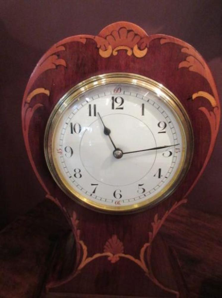 Edwardian Period Inlaid Petal Shaped Mantel Clock - Image 3