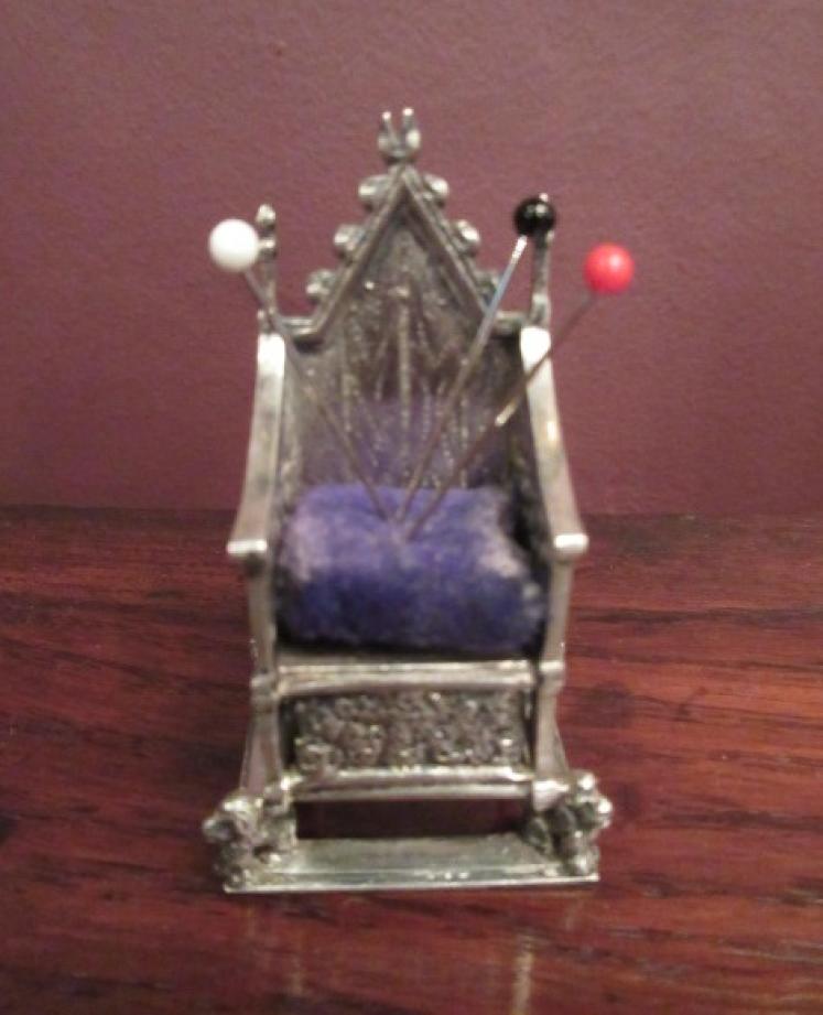 Edwardian Antique Silver 'Throne' Novelty Pin Cushion - Image 5