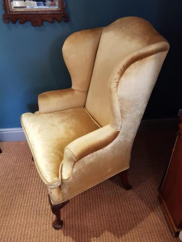 Fine Victorian Walnut Cabriole Leg Wing Back Arm Chair - Image 3