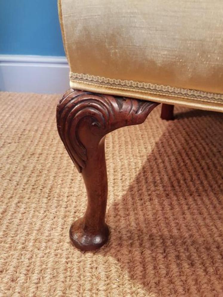 Fine Victorian Walnut Cabriole Leg Wing Back Arm Chair - Image 4