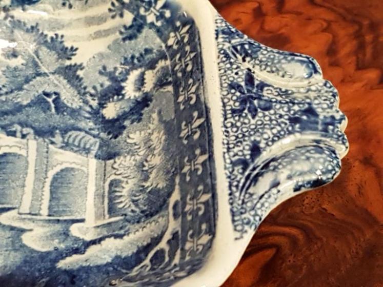Early 19th Century Blue and White Transfer Print Pickle Dish - Image 2