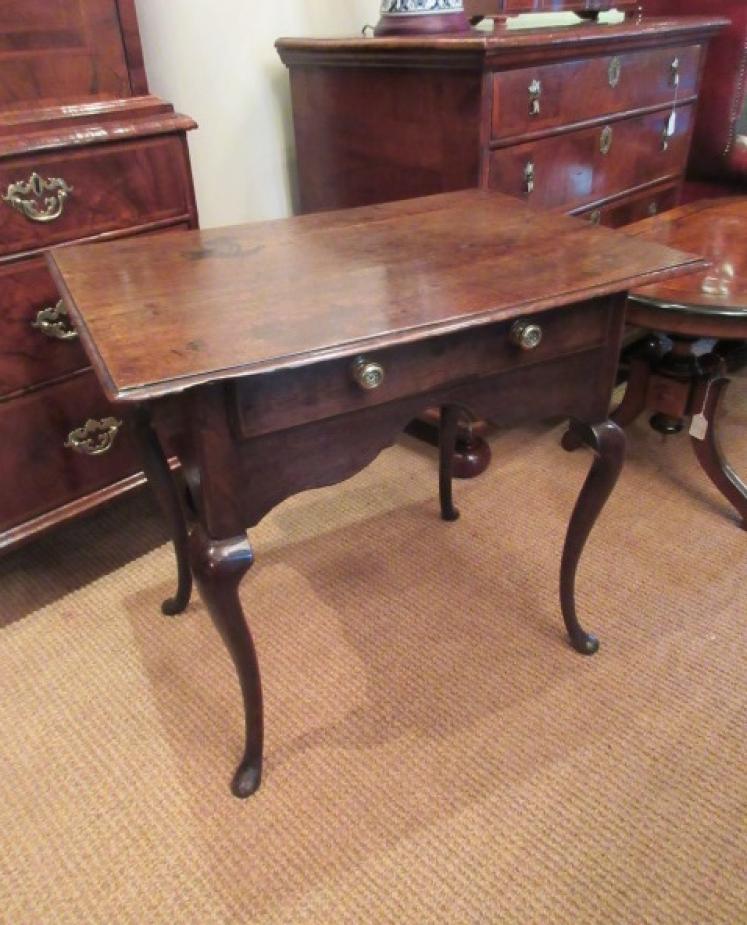 Mid Georgian Antique Oak Lowboy - Image 1
