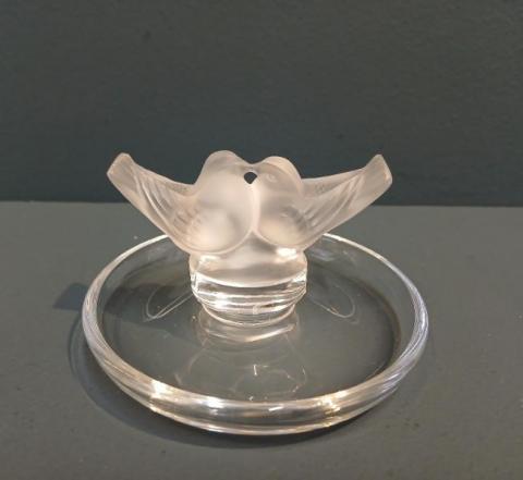 Lalique Kissing Doves Ring Tray at Sturmans Antiques Lalique for sale