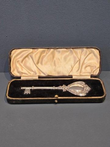 Antique George V Silver Key In Presentation Case hallmarked Birmingham