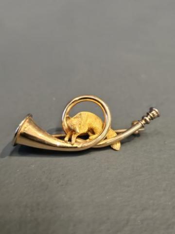 Gold Fox & Hunting Horn Brooch at Sturmans Antiques