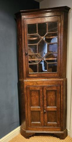 Antique George III Oak Floor Standing Corner Cupboard